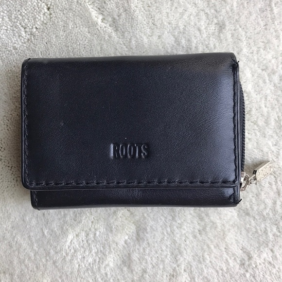 ROOTS Black leather Wallet - Picture 1 of 5